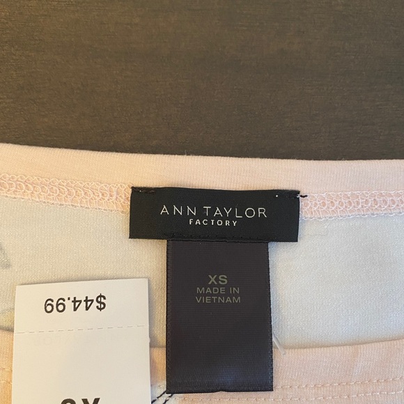🆕Ann Taylor 3/4 sleeves top - Picture 5 of 9